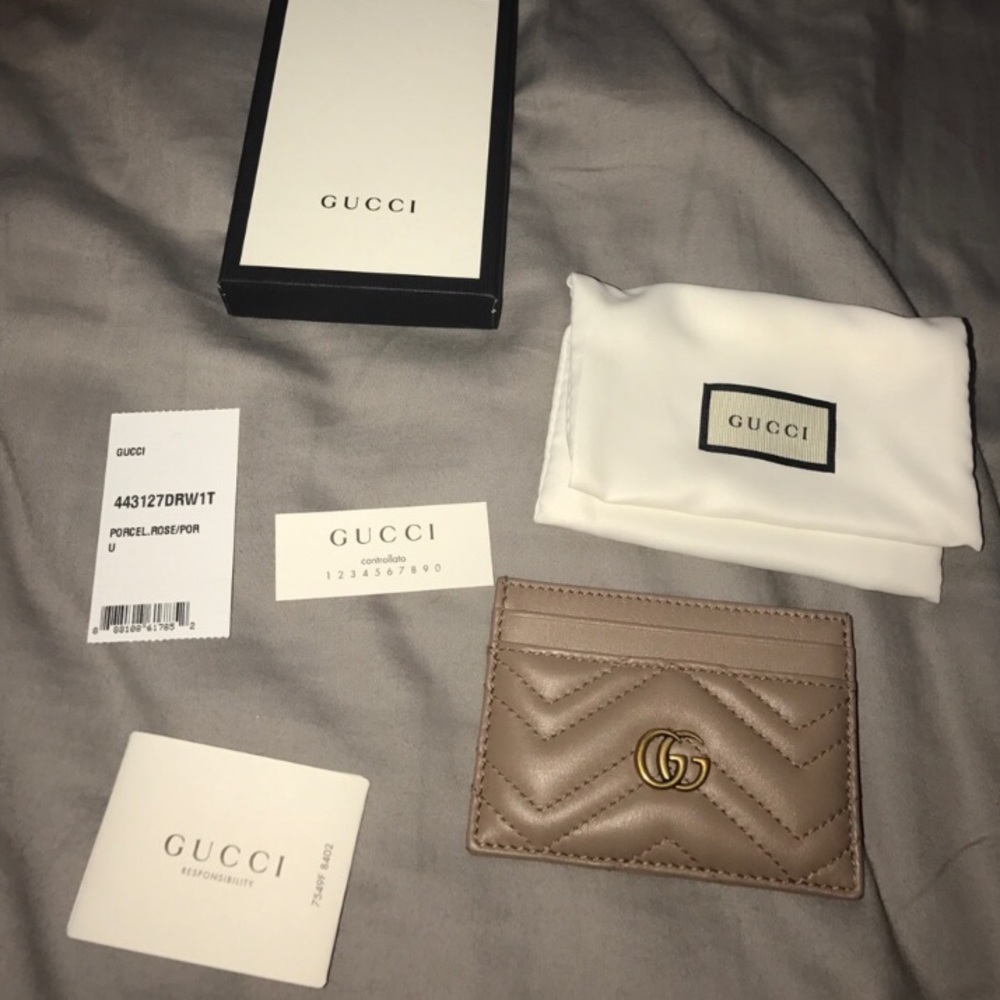 ***FINALE PRICE***Gucci Card Holder color Tan.